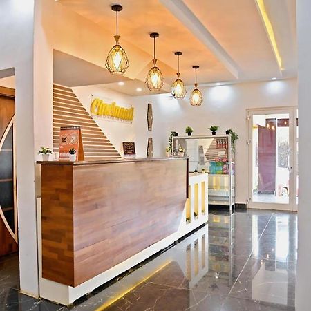 Cincinnati Hotel Yaounde Exterior photo