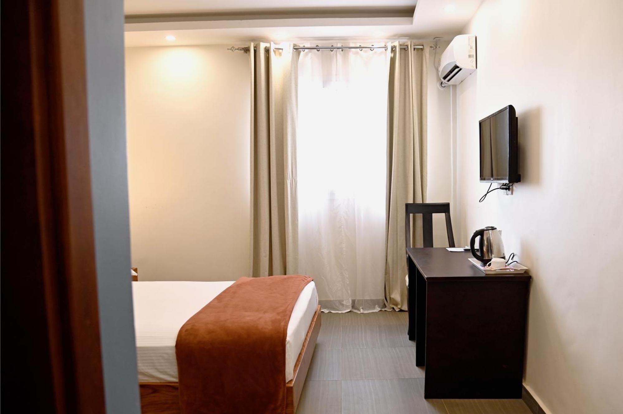 Cincinnati Hotel Yaounde Exterior photo